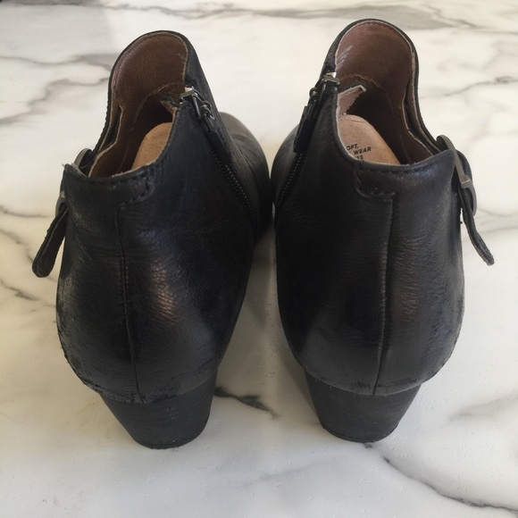 Dansko | Darbie Heeled Booties - Picture 4 of 9